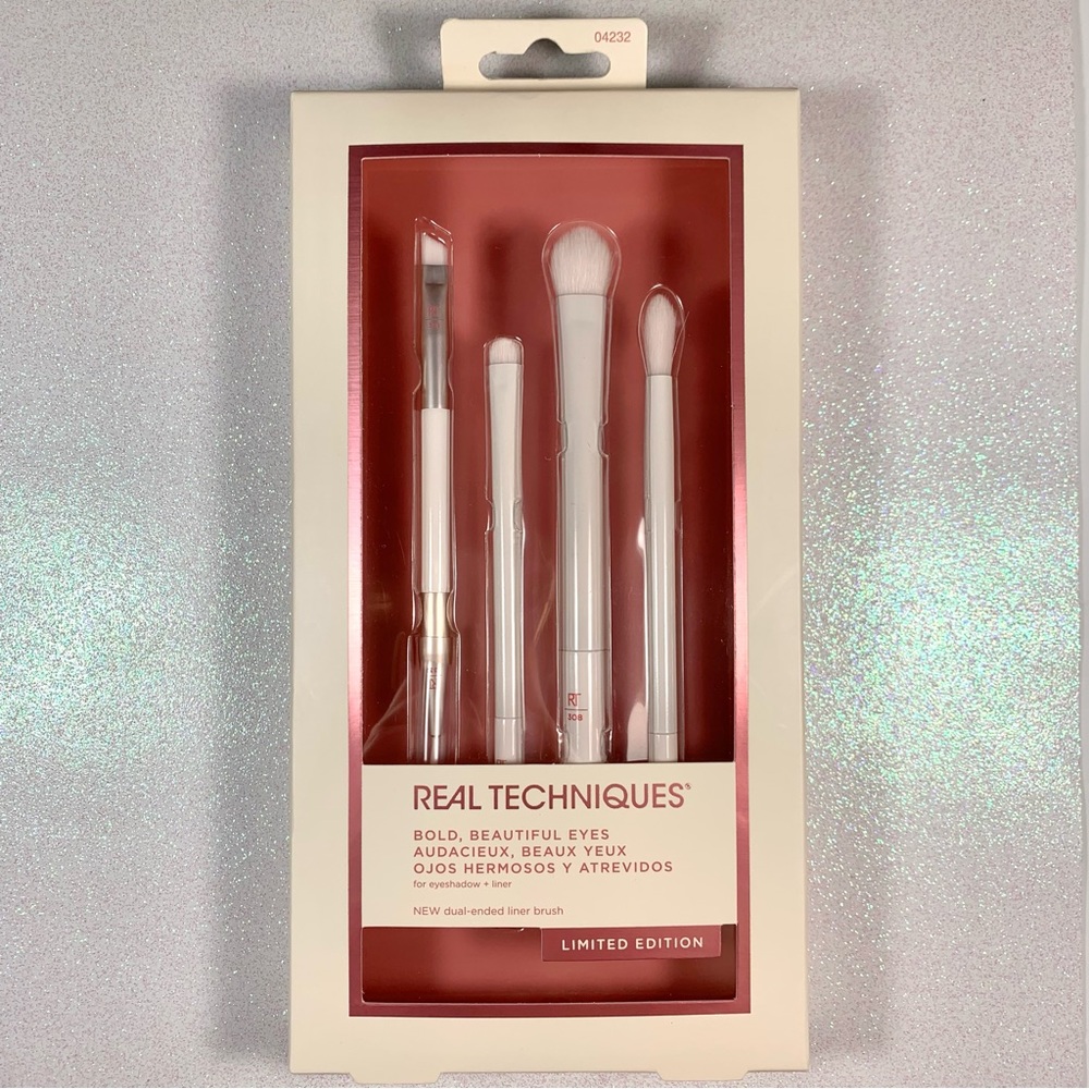 Real Techniques Off White Eyeshaow Brush Set